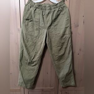 Old Navy Olive Green Cargo Pants - Utility Style